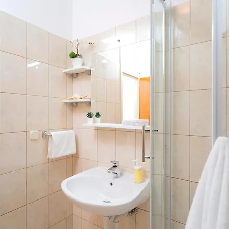 Apartamento Lea Guesthouse *