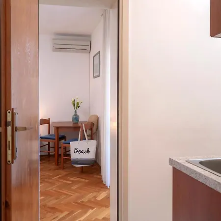 Lea Guesthouse 赫瓦尔