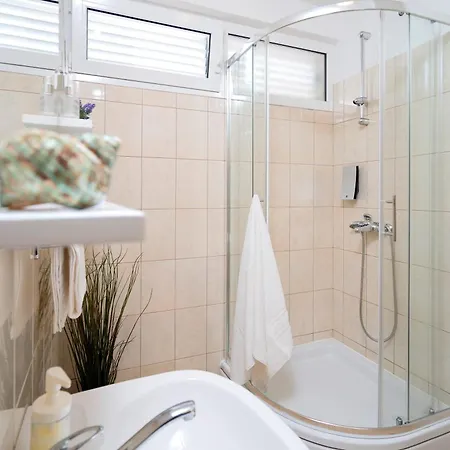 公寓 Lea Guesthouse